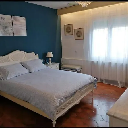 Apartment Spacious Family Flat Centrally Located.