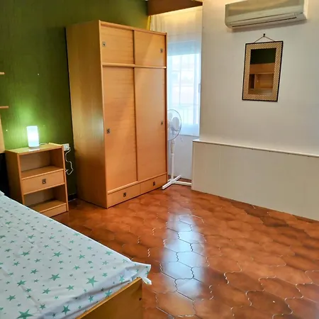 Apartment Spacious Family Flat Centrally Located.