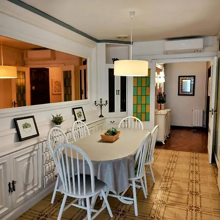 Spacious Family Flat Centrally Located. Apartment *