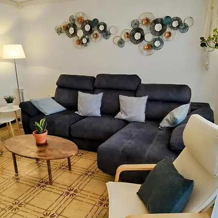 Spacious Family Flat Centrally Located. Apartment *