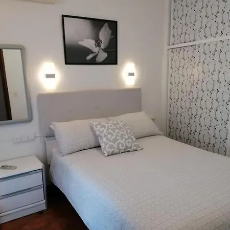 Spacious Family Flat Centrally Located. Apartment *